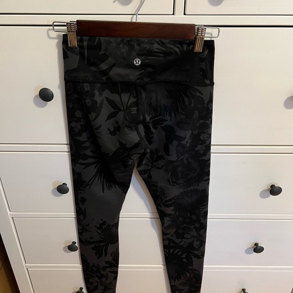 Lululemon Wunder Under Size 4 Brisk Bloom Black Soot/ Parallel Stripe Blackwhite - Picture 5 of 7